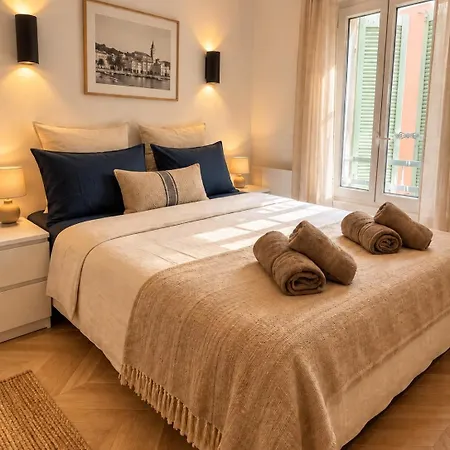 L'ecrin Sanaryen - Chic Two-room In The Heart Of The Pkg Alleys Apartment