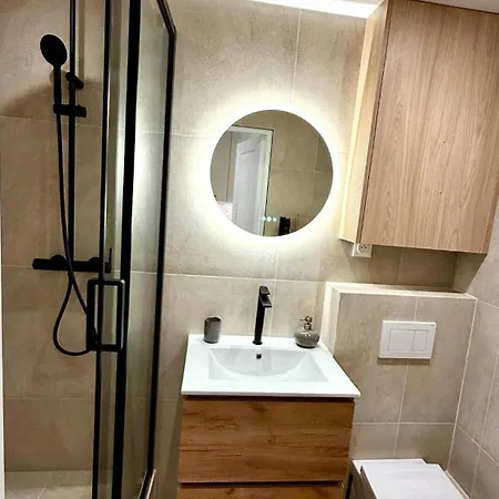 Apartment L'ecrin Sanaryen - Chic Two-room In The Heart Of The Pkg Alleys